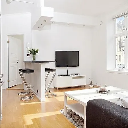 Modern In Centre Lejlighed